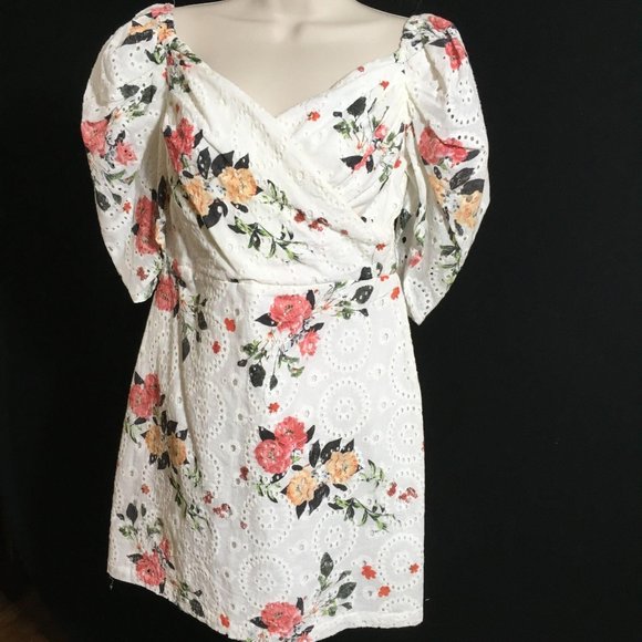 Lida Kate Floral Eyelet Lace Summer Dress V Neck Mini Length Lightweight Fabric - Picture 1 of 8